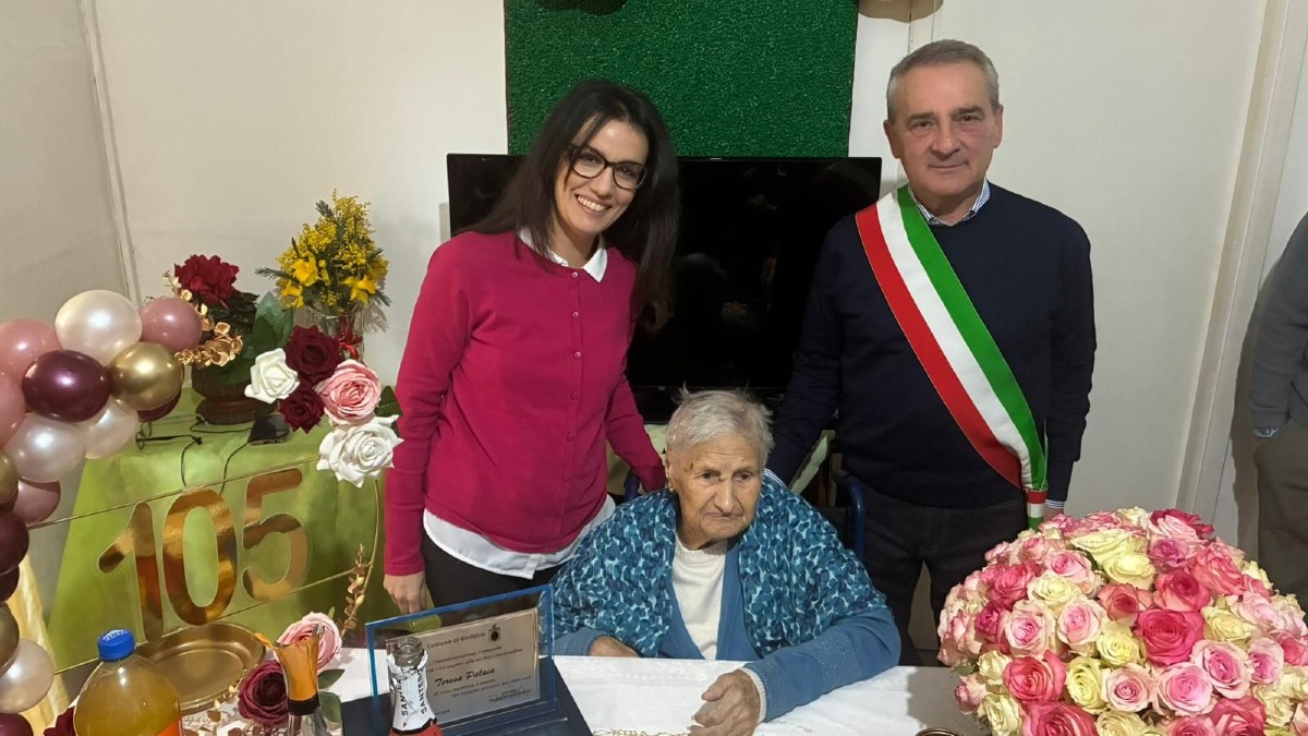 Girifalco festeggia i 105 anni di Teresa Palaia, memoria vivente della comunità - 