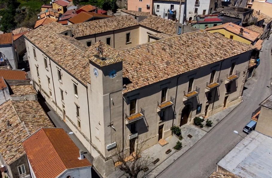 Verzino, laboratori di arti e mestieri per giovani e adulti - 