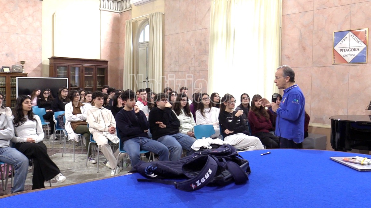 (VIDEO) Crotone - Al Pitagora gli studenti diventano presidi di salvezza - 