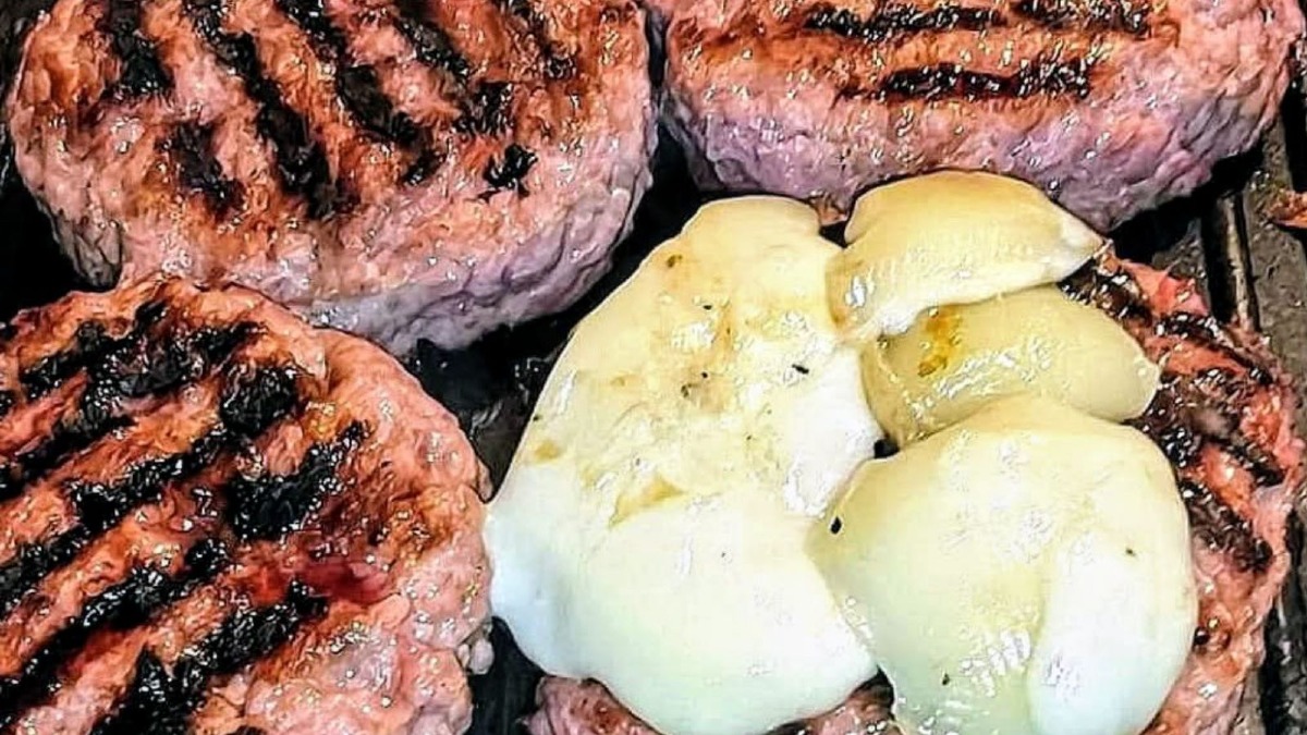 Un morso al sapore: Hamburger gourmet, i formaggi perfetti per ogni gusto - 