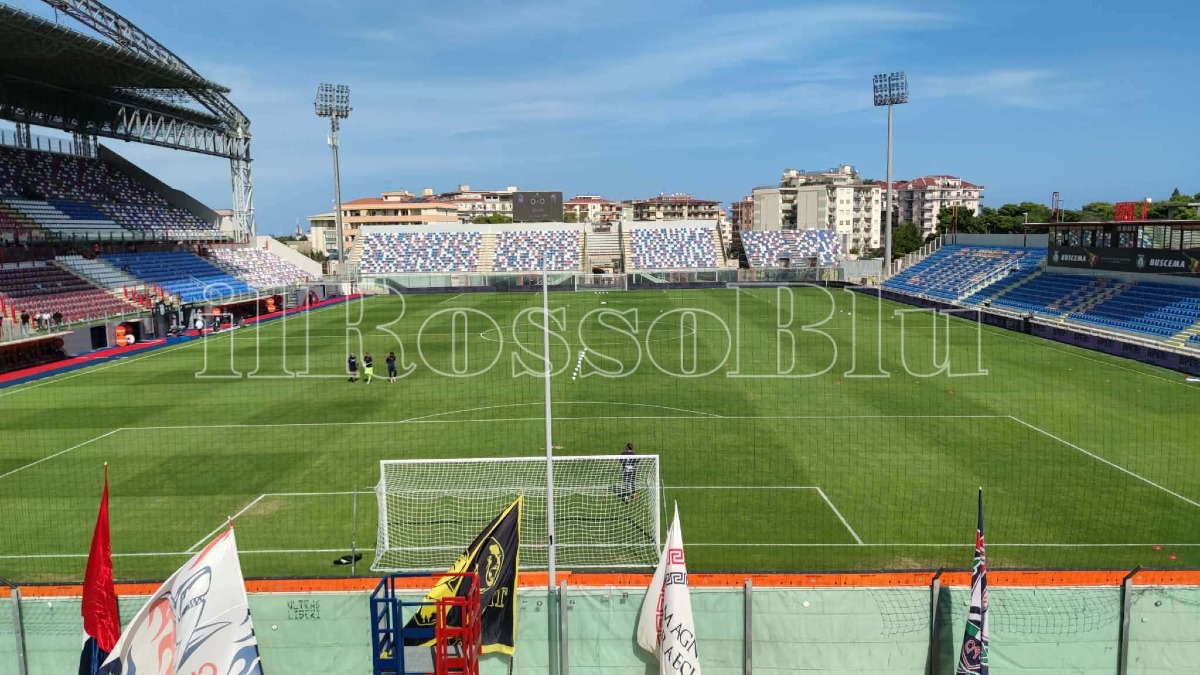 Serie C | Crotone in campo a Giugliano di lunedì alle 12:30 - 