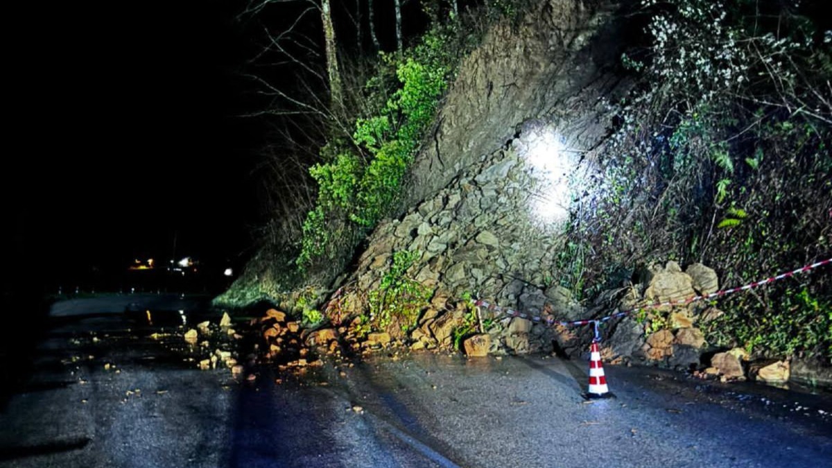 Decollatura - Urgenza viabilità: chiusa la SP 64 per gravi danni causati dal maltempo - 