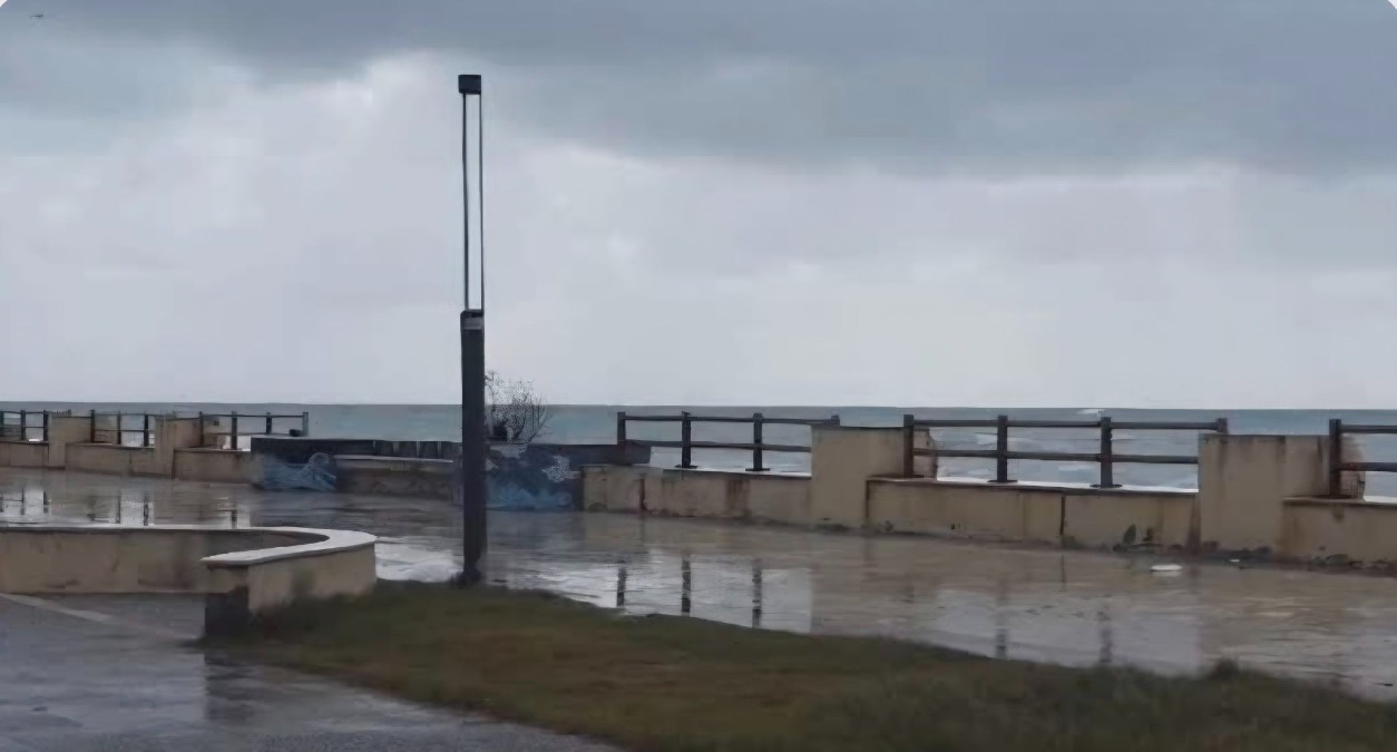 SS18 a Cetraro interrotta per fango e detriti, intervento Anas e Comune - 