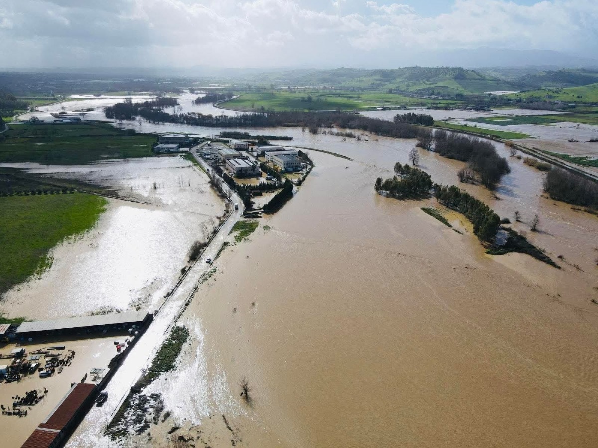 Maltempo choc in Calabria: oltre 3.000 ettari devastati, la Sibaritide sott’acqua - 