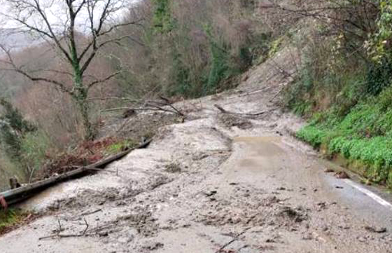 Carpanzano isolata: frane, paura e una casa di riposo senza vie di fuga