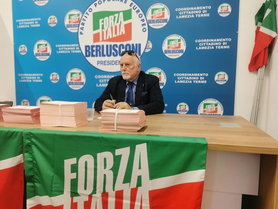 Lamezia Terme, De Biase (FI): "Informiamo la cittadinanza sulla manutenzione delle strade" - Salvatore De Biase - Foto: Forza Italia Lamezia T.