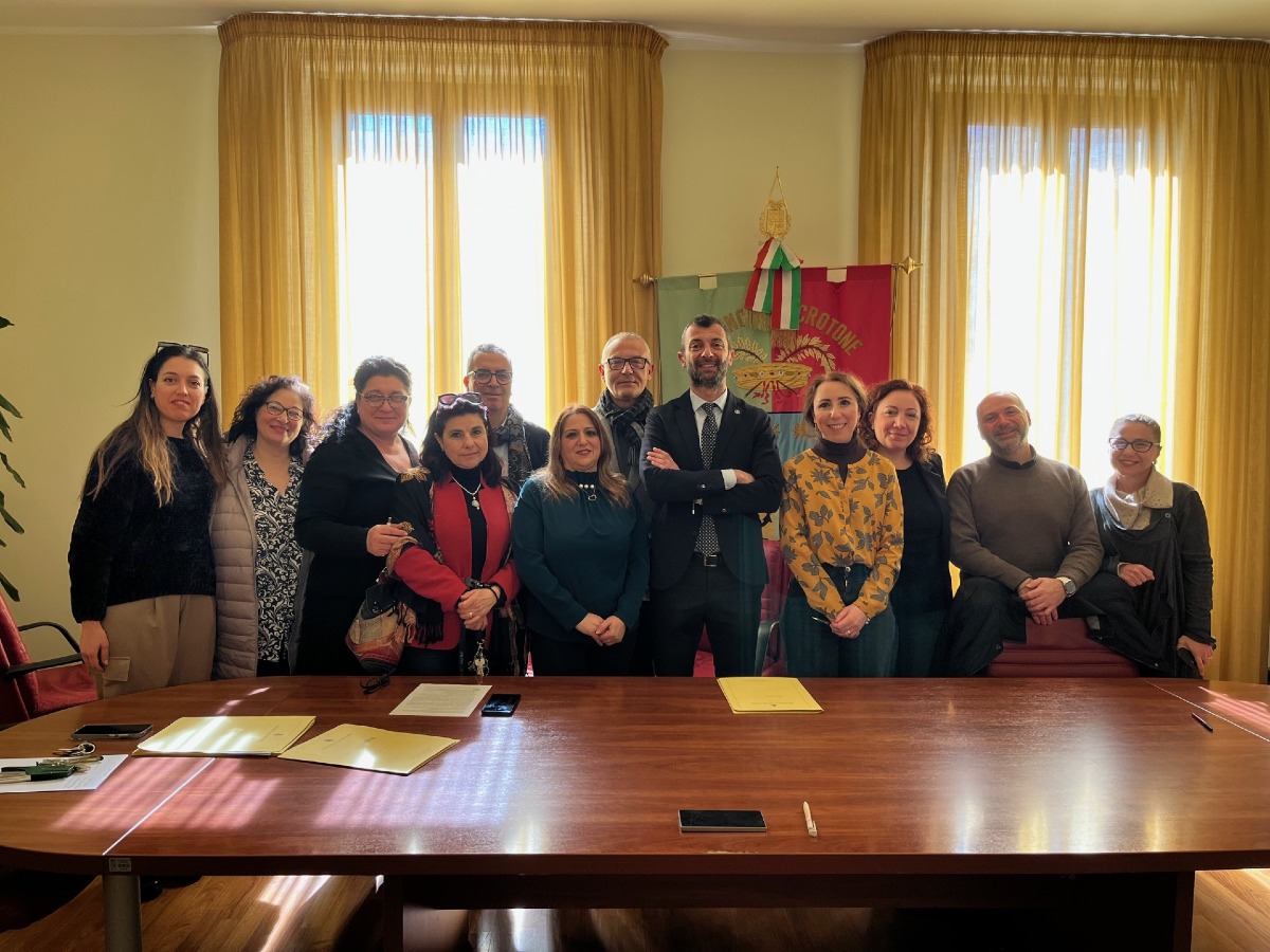 Crotone, firma delle convenzioni per il progetto “Province X Giovani”  - Foto: Uff. Stampa Provincia di Crotone