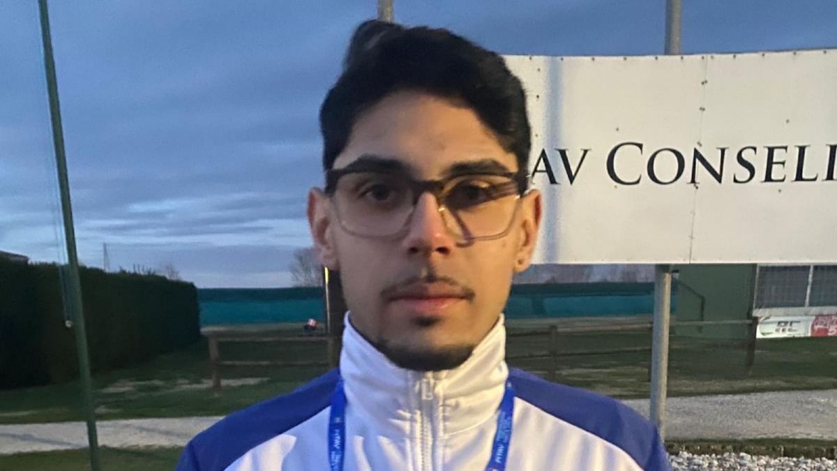 Francesco Renda di Cirò Marina trascina la Marina Militare - Foto: Enzo Renda CS