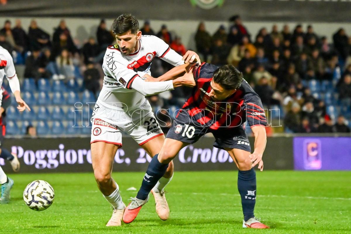 #CrotoneFoggia 3-1 | Piovanello, Musso e Gomez ribaltano i Satanelli - Foto: Redazione 