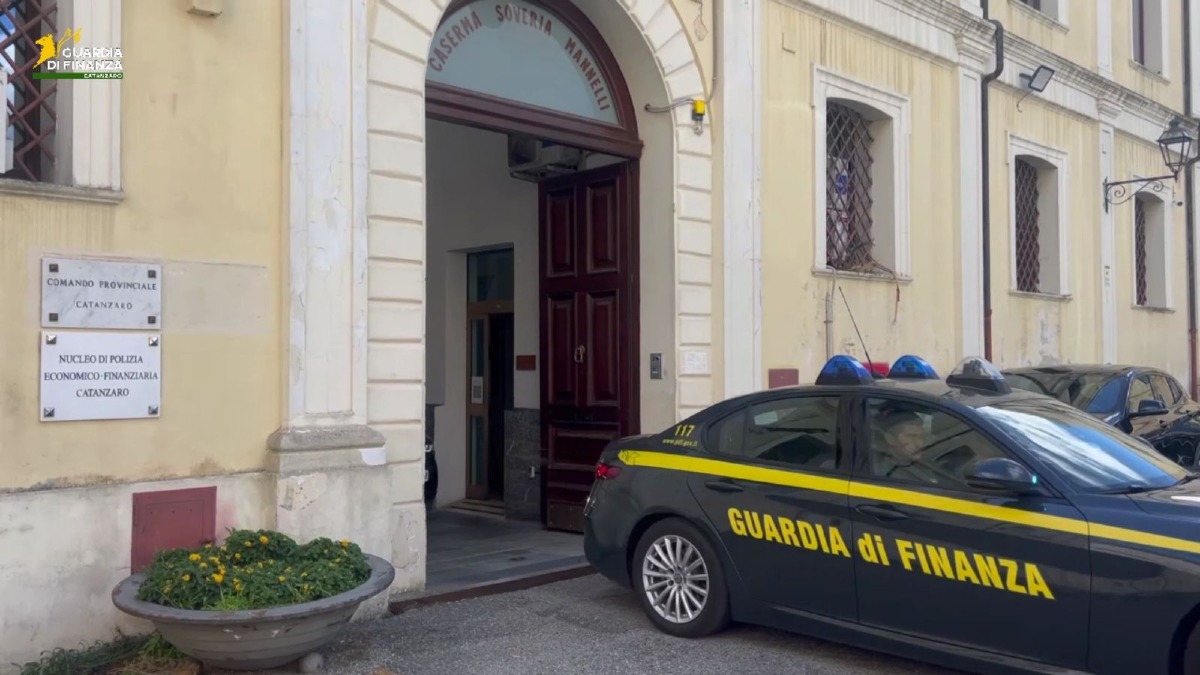 (VIDEO) Catanzaro - Terzo settore nel mirino: ONLUS svuotata, scatta il sequestro - Fonte: US GdF