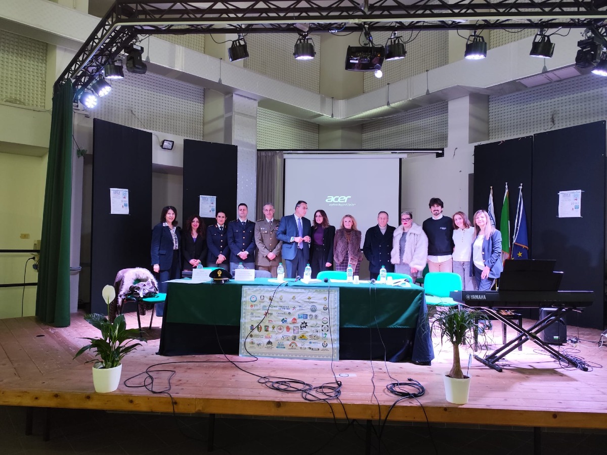 Lamezia - Legalità e bullismo nel progetto "Chiediti se sono felice"  - Foto: Ufficio Stampa Istituto Perri-Pitagora-Don Milani