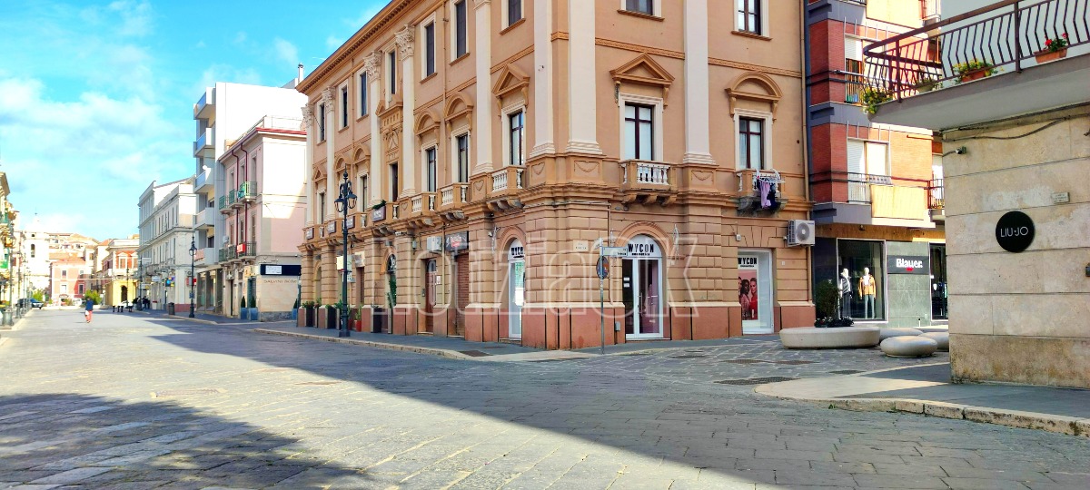 Crotone, arrivano i "Mercatini di Primavera" su via Vittorio Veneto - Foto: Redazione 