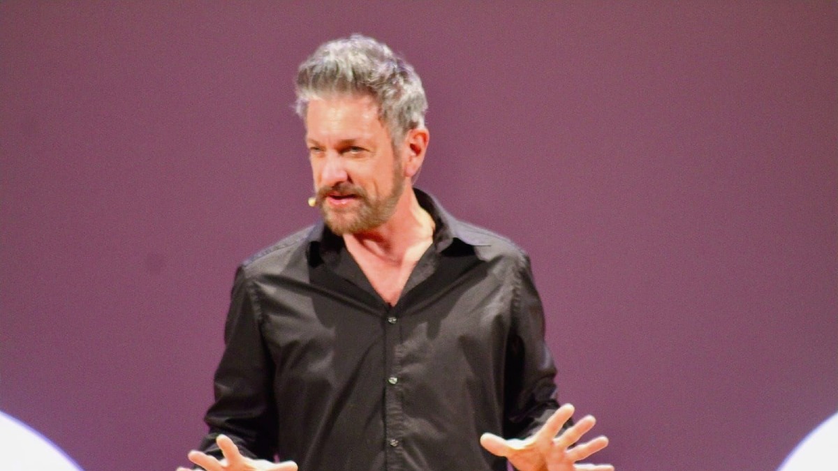 Mi dimetto da uomo, applausi e riflessioni al Grandinetti - 