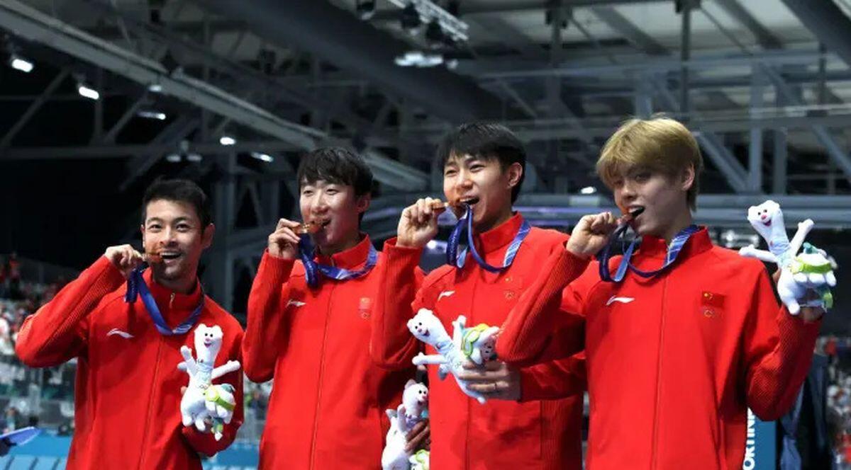 Pattinaggio, storico bronzo per la Cina nell’inseguimento a squadre - 