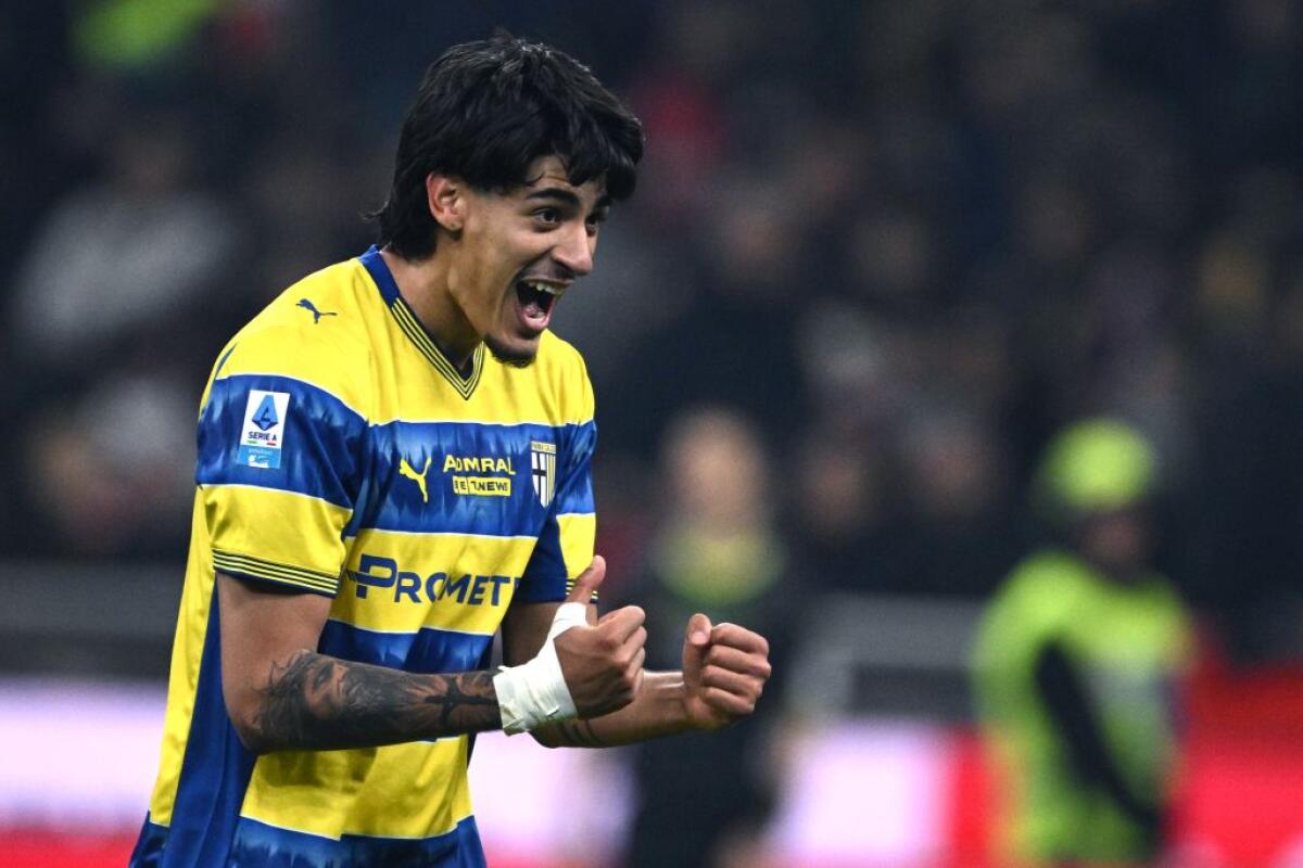 Tonfo Milan a San Siro: il Parma passa con Troilo, Inter a +10 - 