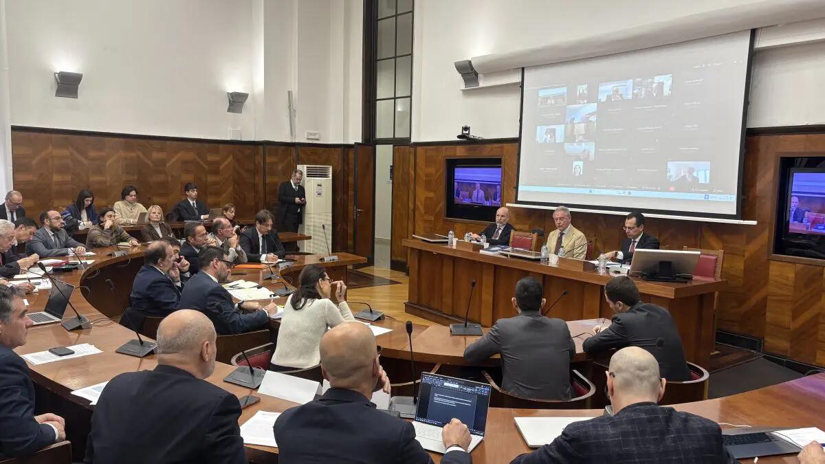 Industrie energivore, Urso all’Ue “Servono riforme radicali, subito” - 