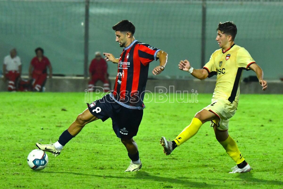 Calciomercato | Crotone, lascia Stronati: il calciatore ceduto al Cittadella - 