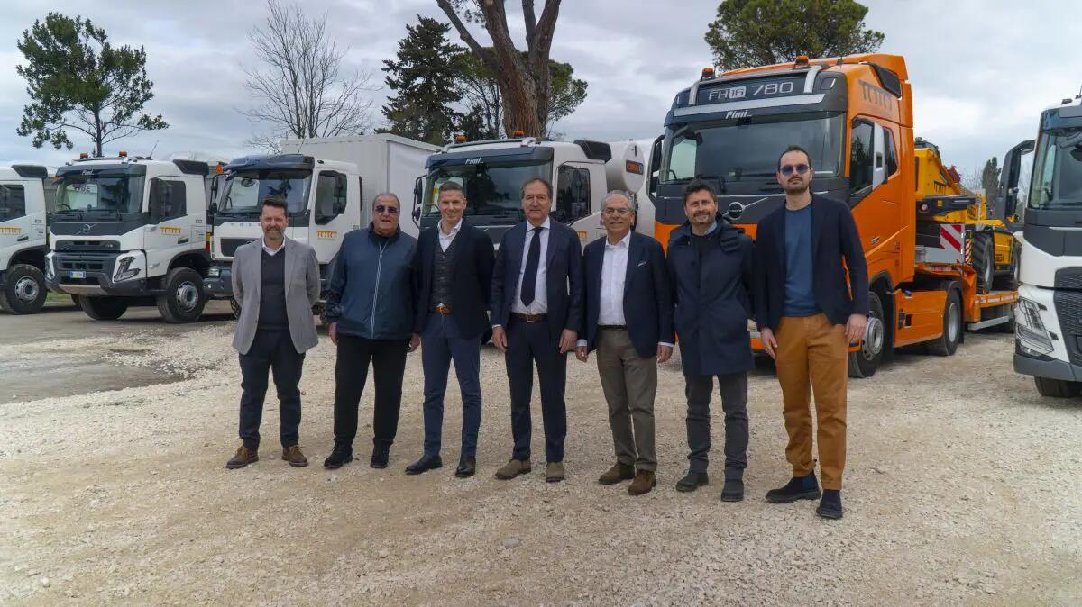 Toto Costruzioni rinnova la flotta, 52 camion Volvo per le grandi opere - 