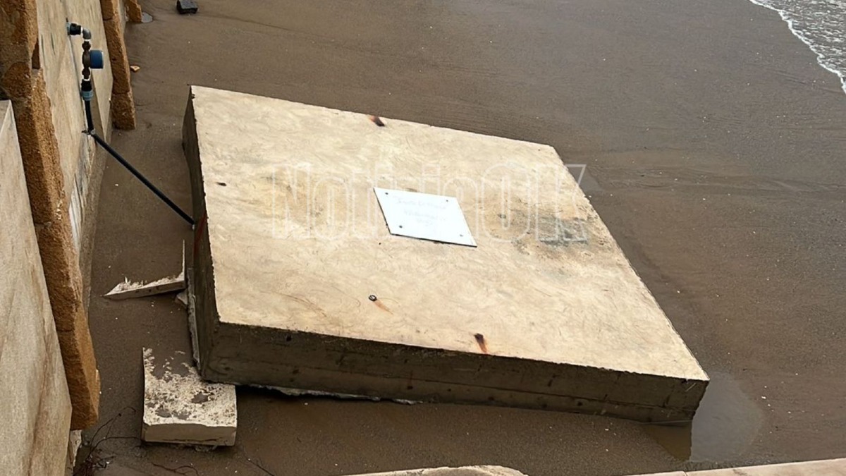 doccia divelta da vento crotone - redazione 1.02.2026