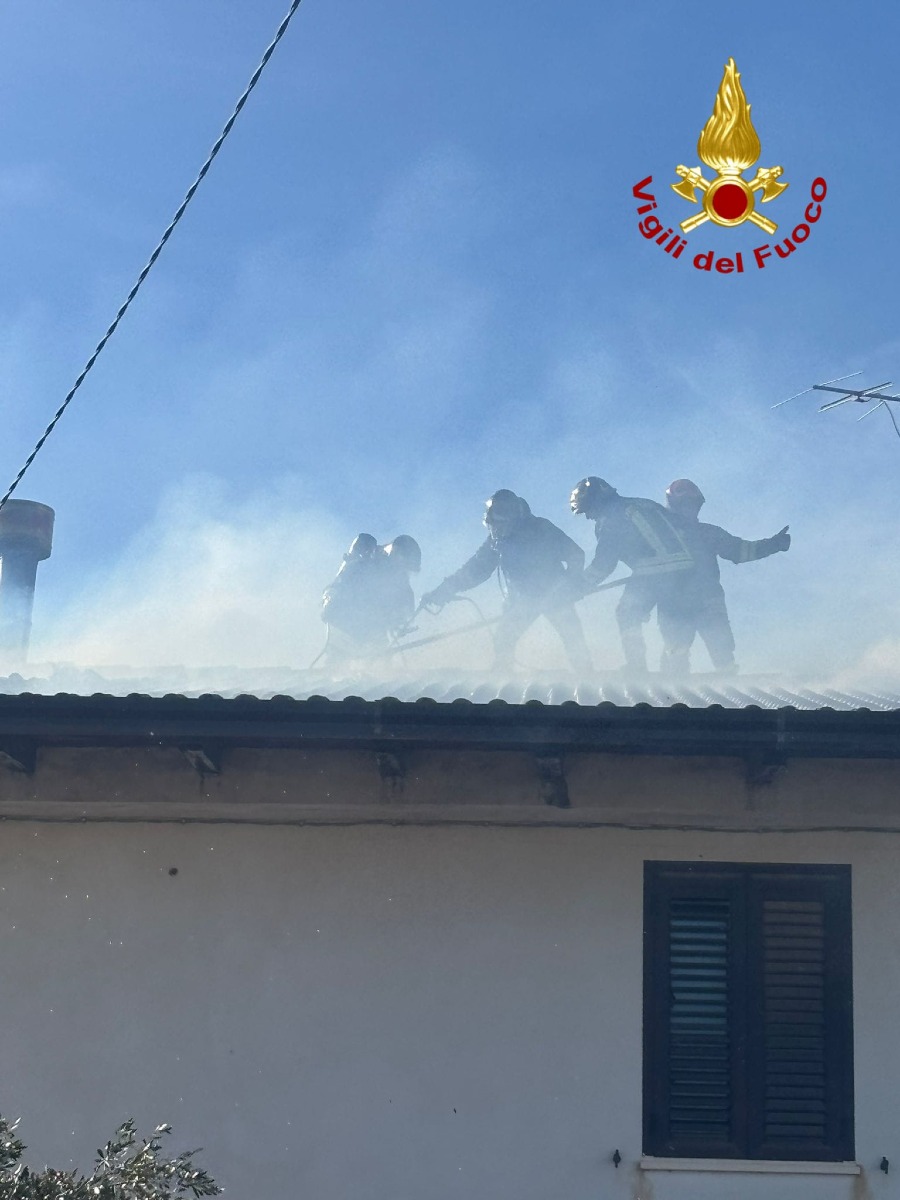 Incendio Cantorato (Foto US Vigili del fuoco Crotone 19.02.2026)