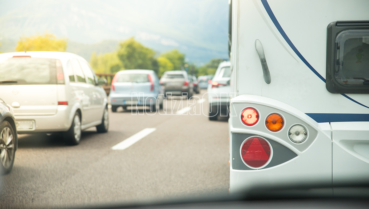 Gasolio in autostrada oltre 2,5 euro al litro: primi effetti della guerra - Foto: Redazione