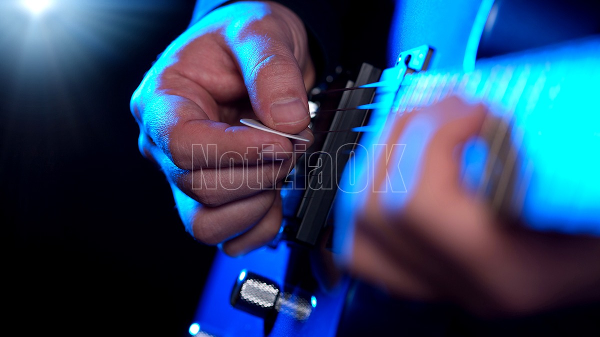 Lamezia Terme, Ricky Portera racconta e suona la storia degli Stadio - Foto: Redazione 