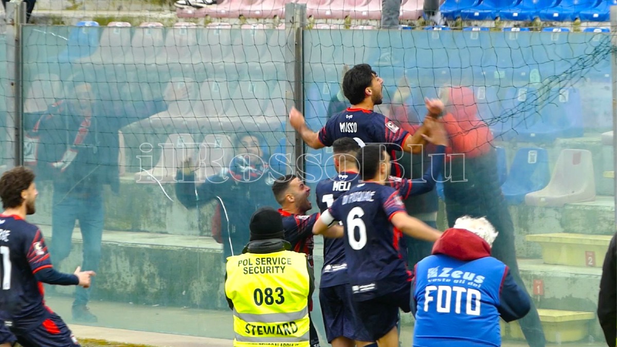 #SorrentoCrotone 2-2 | Musso di rigore: il Crotone pareggia al 103' - Foto: Redazione