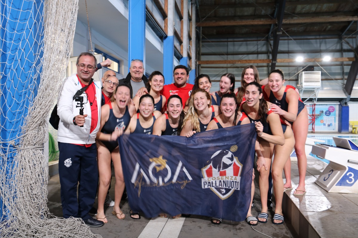 Pallanuoto - La Smile Cosenza entra nella storia e conquista la finale europea - Foto: Ufficio stampa Smile Cosenza