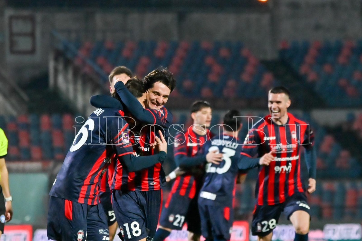 #MonopoliCrotone 1-1 | Apre Piovanello, poi Fall: paritá al Veneziani - Foto: Redazione 