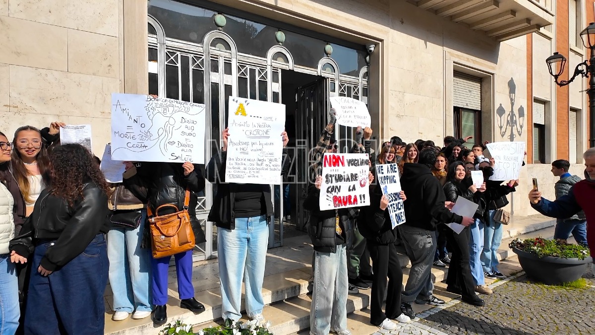 Crotone - Nasce il Comitato genitori del plesso San Francesco del Liceo Gravina - Foto Redazione