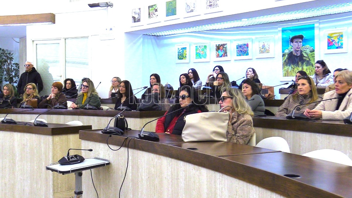 Konecta Crotone, vertenza sul lavoro: sindacati e lavoratori chiedono certezze - Foto: Redazione 