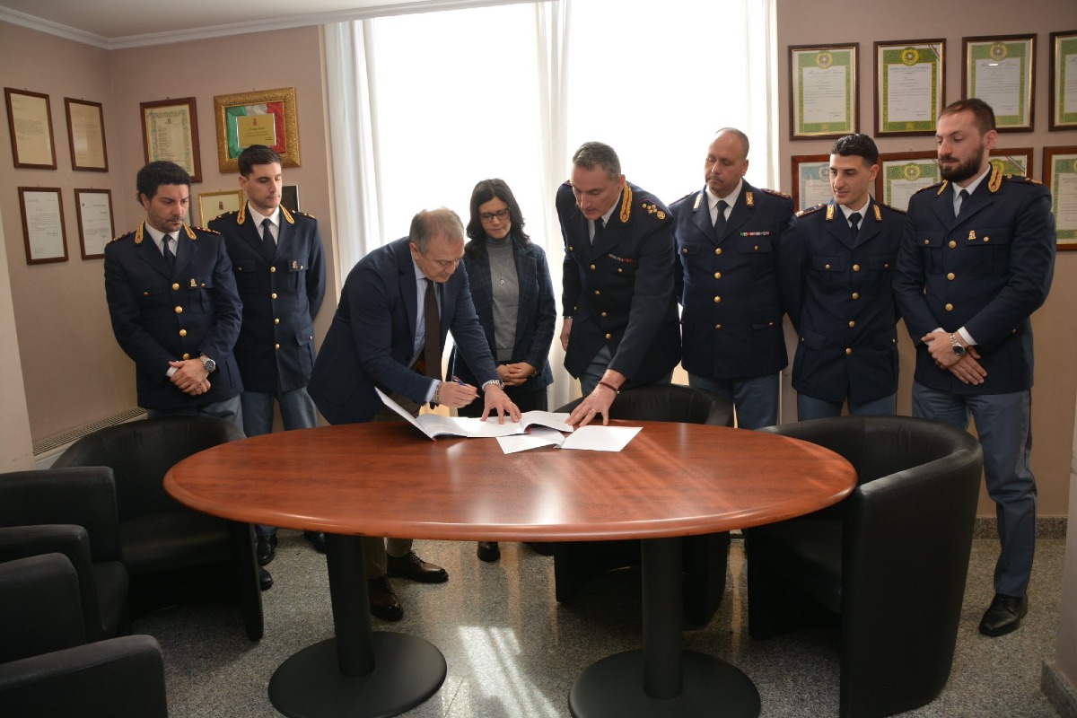 Vibo Valentia, siglato protocollo per il recupero dei minori autori di violenza - Foto: Uff. Stampa Questura di Vibo Valentia