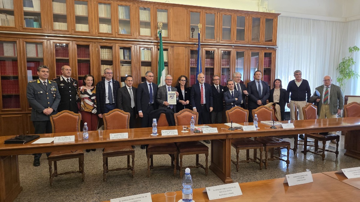 Sicurezza nelle banche, nuovo protocollo firmato in Prefettura a Catanzaro con ABI - Foto: Uff. Stampa Prefettura di Catanzaro