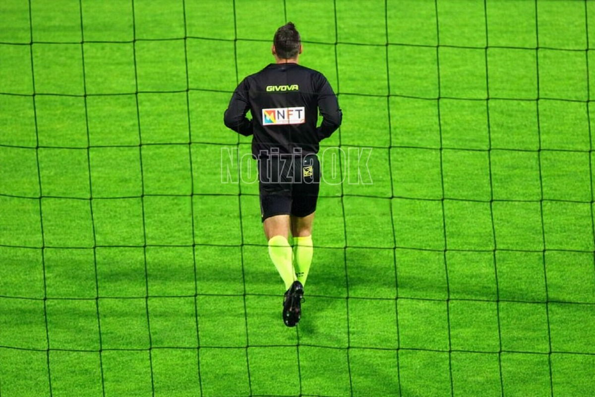 Violenza sui campi, arbitri calabresi fermano la Terza Categoria - Foto Redazione