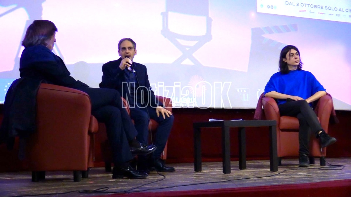 (VIDEO) Crotone - All’Apollo il regista Francesco Costabile: “Familia” e le storie invisibili - Foto: Redazione 