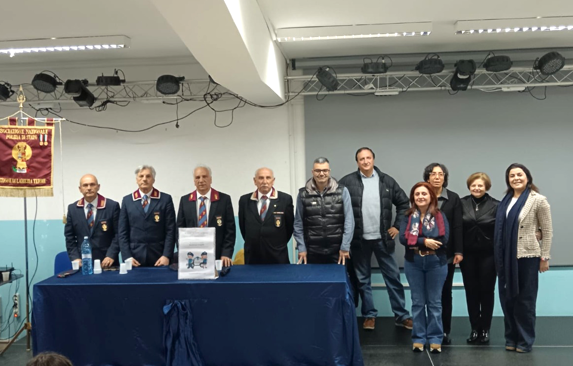 Lamezia Terme, incontro su legalità e prevenzione con l’Associazione Nazionale Polizia di Stato - Foto: Uff. Stampa IC Gatti-Manzoni-Augruso