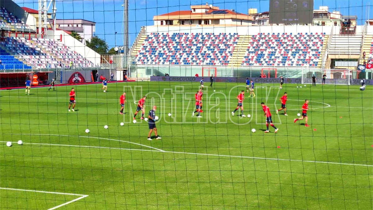 Crotone, negozi "chiusi" nelle adiacenze dell'Ezio Scida per la sfida contro la Salernitana - Foto: Redazione