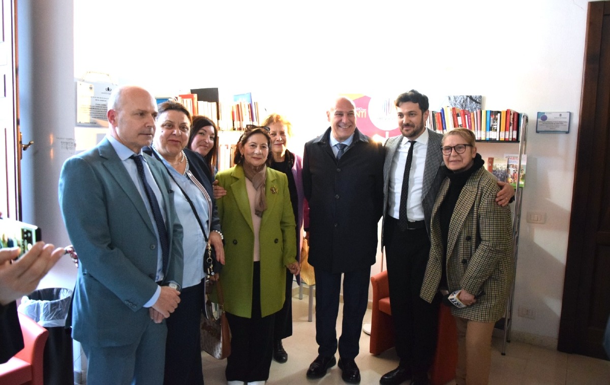 Crotone, alla Biblioteca Lucifero la targa del Fondo Donna di Mustacchio - Foto Federico Ferraro 