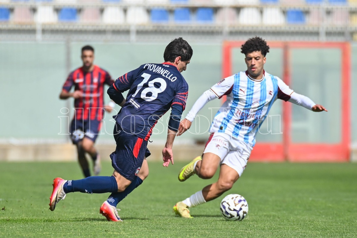 #CrotoneSalernitana 0-1 | Una rete di Achik manda k.o. gli squali - Foto: Redazione 