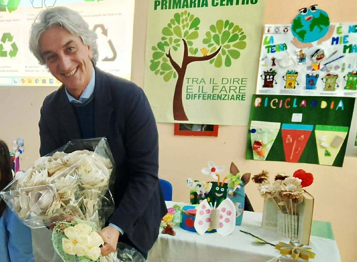 Cetraro, il sindaco Aieta in tour nelle Scuole per promuovere l'educazione ambietale - Foto: Uff. Stampa Comune di Cetraro