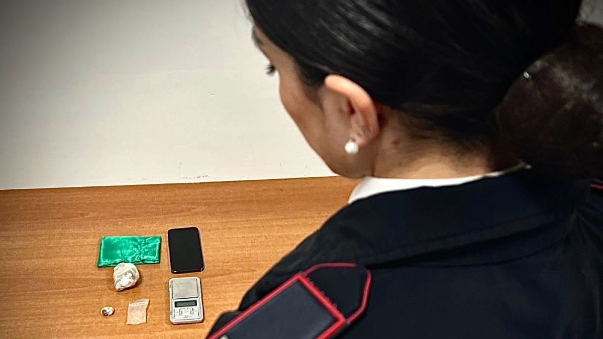 Hashish pronto per lo spaccio, arrestato 19enne a Lamezia Terme - 