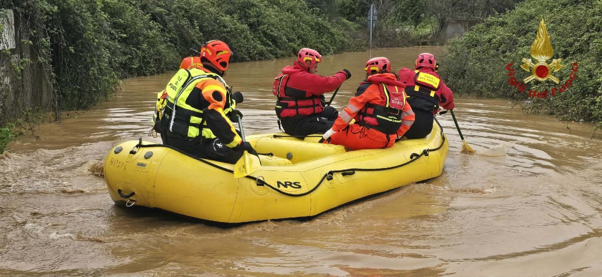Emergenza maltempo sulla Costa Ionica: Vigili del Fuoco salvano una persona - Foto: Uff. Vigili del Fuoco del Comando di Cosenza 