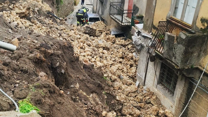 (VIDEO) Frana in Calabria, case e auto travolte - Foto: Ufficio stampa Vigili del Fuoco Reggio Calabria
