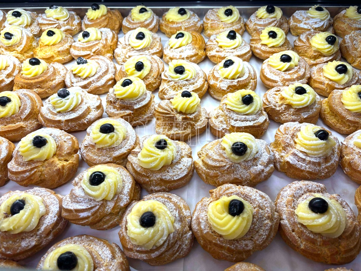 Zeppole di San Giuseppe, tradizione dolce tra fritto e forno nei bar - Foto: Redazione 