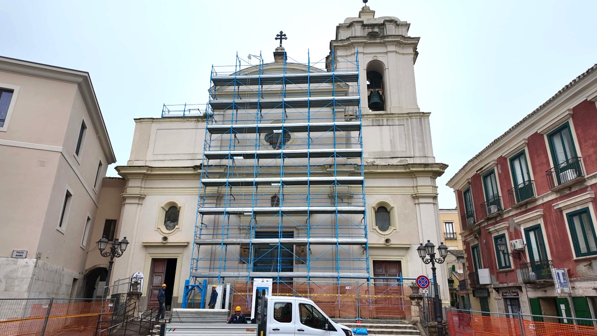 Crotone, Duomo in cantiere: tetto da rifare e piazza Duomo cambia volto - 