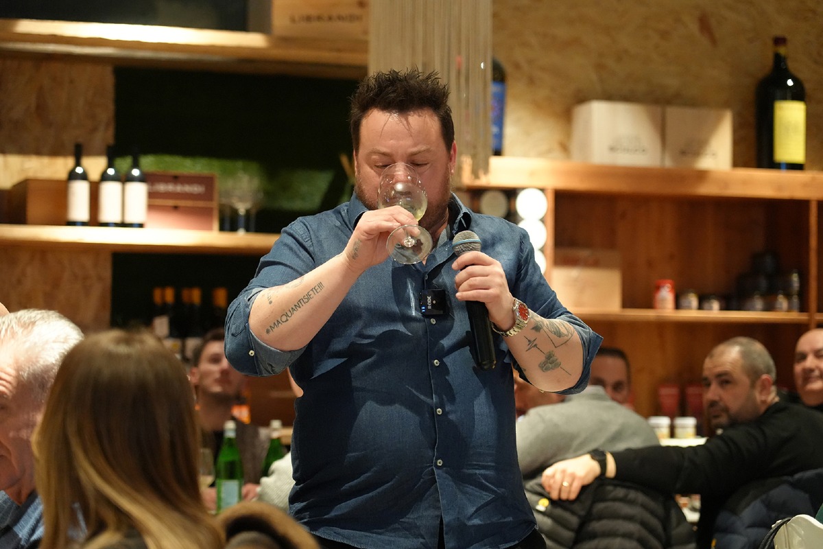 Il Cirò DOC Bianco Harenae 2025 ottiene il Punteggio Eccellente di Luca Gardini - Foto: Uff. Stampa Calabria Excellent - Associazione ETS