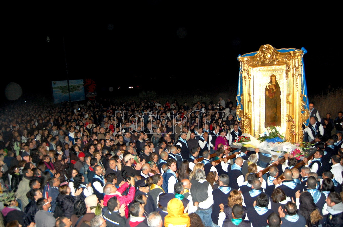 Sondaggio - I crotonesi in attesa del cammino condiviso tra speranza e fede - Foto: Redazione