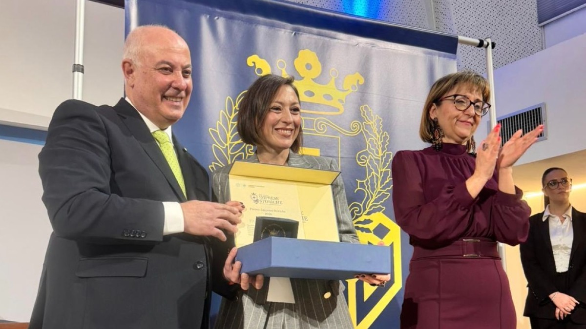 La Farmacia La Rosa impresa storica: premio della Camera di Commercio - Foto Uff. Stampa Camera di Commercio Cosenza 