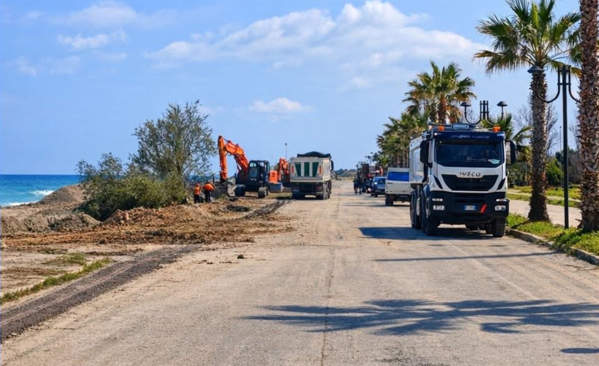 Crosia, ripristino del lungomare garantito: stagione estiva 2026 confermata - Foto: Uff. Stampa Comune di Crosia
