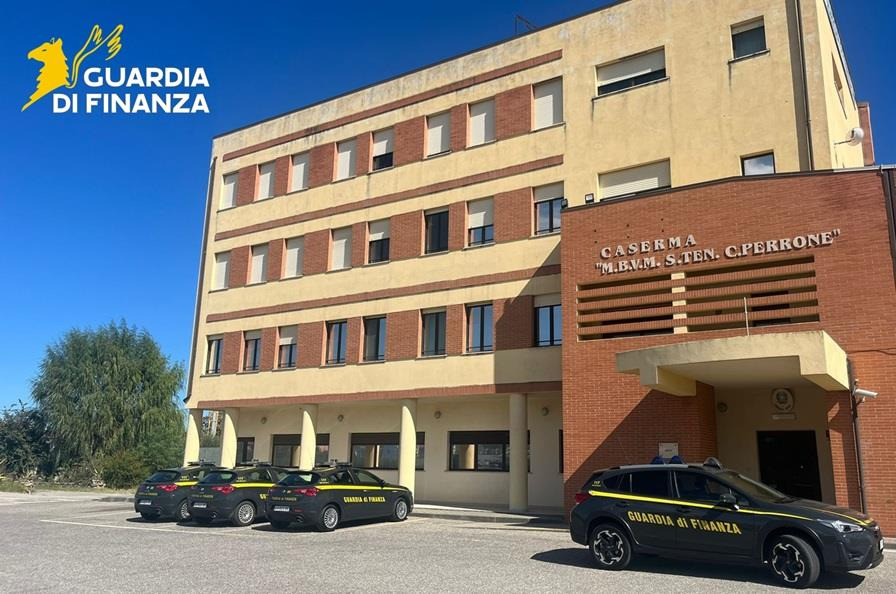 Cosenza - Estetica abusiva: sequestri e denuncia a medico - Foto: Ufficio stampa Guardia di Finanza